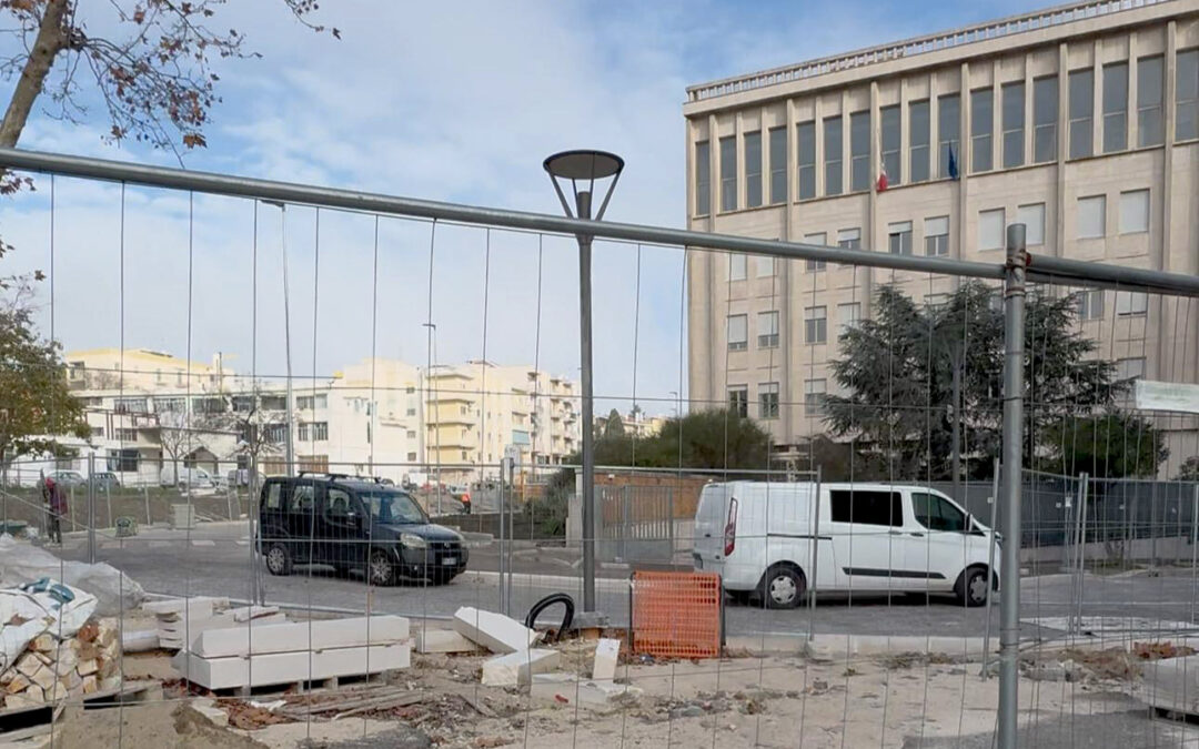 Prosegue il completamento del Parco Intergenerazionale. Variazioni alla viabilità e al trasporto pubblico locale in Piazza Matteotti